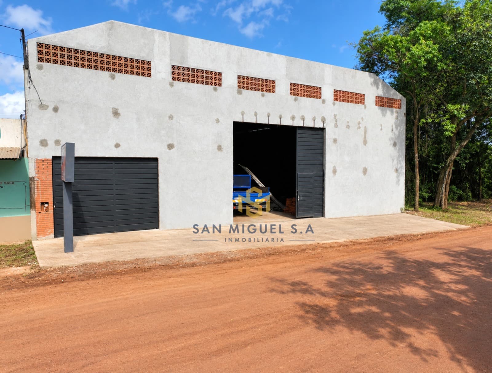 Depósito en Venta - 800 m² en Hernandarias
