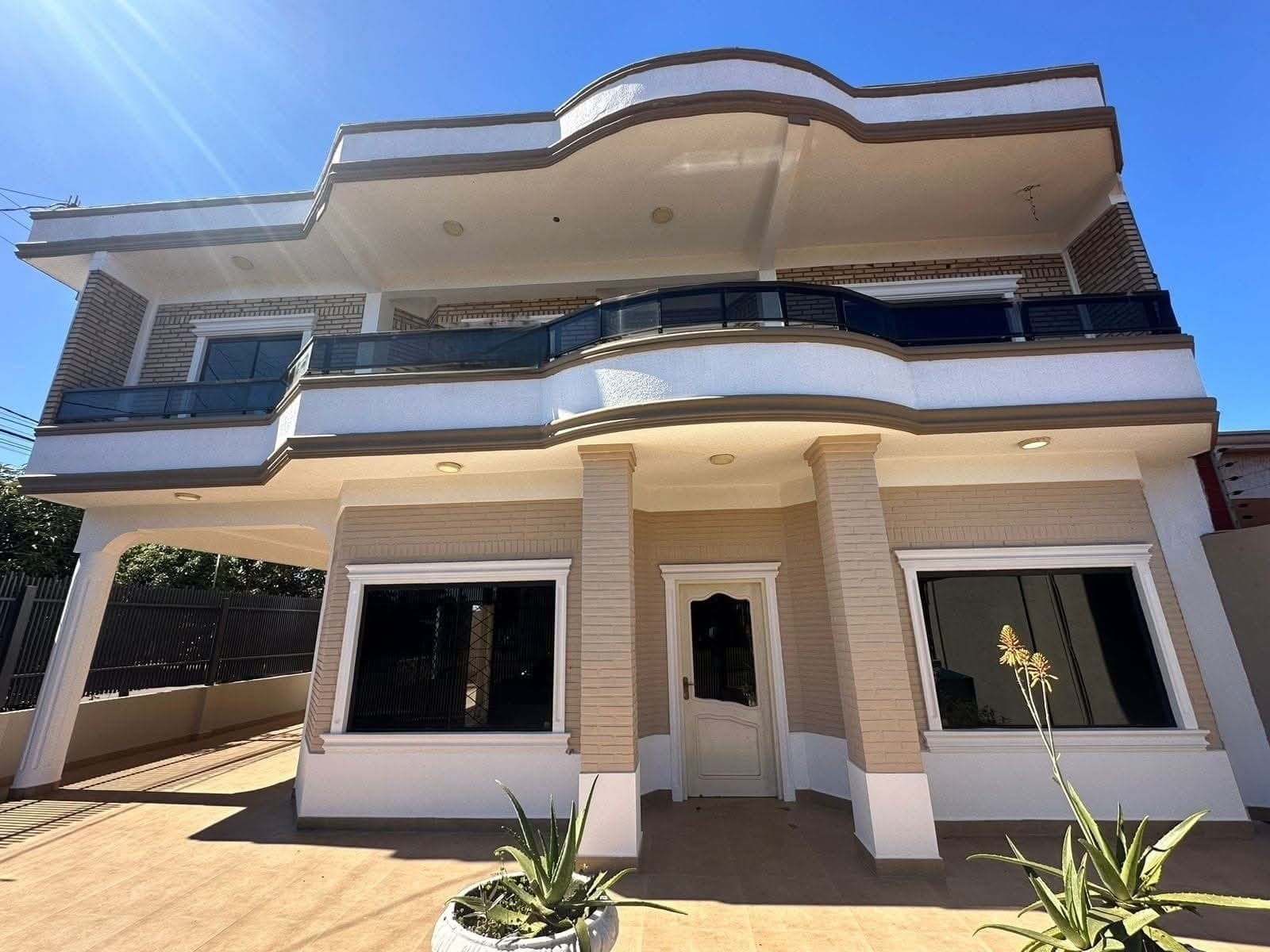 Residencia en Km 5 – La Blanca